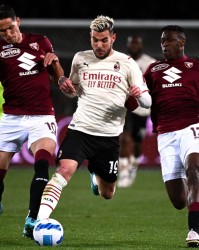  都灵德比激战九十分钟零封闷平收场  